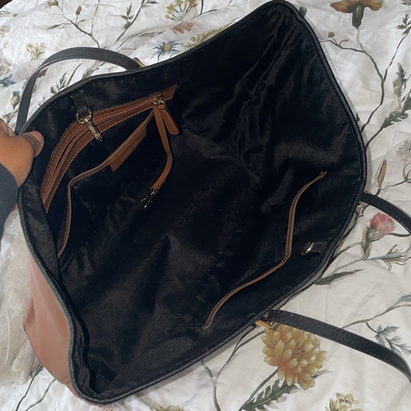 Large Michael Kors bag - Picture 2 of 4